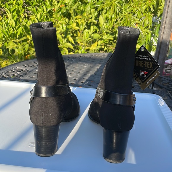 Stuart Weitzman Gore-Tex heeled boots - Picture 4 of 6